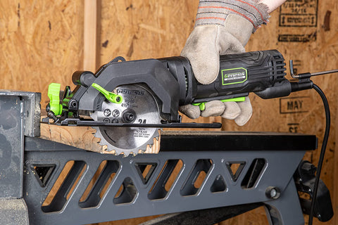 Genesis GCS445SE barrel-grip for comfortable one-handed use.