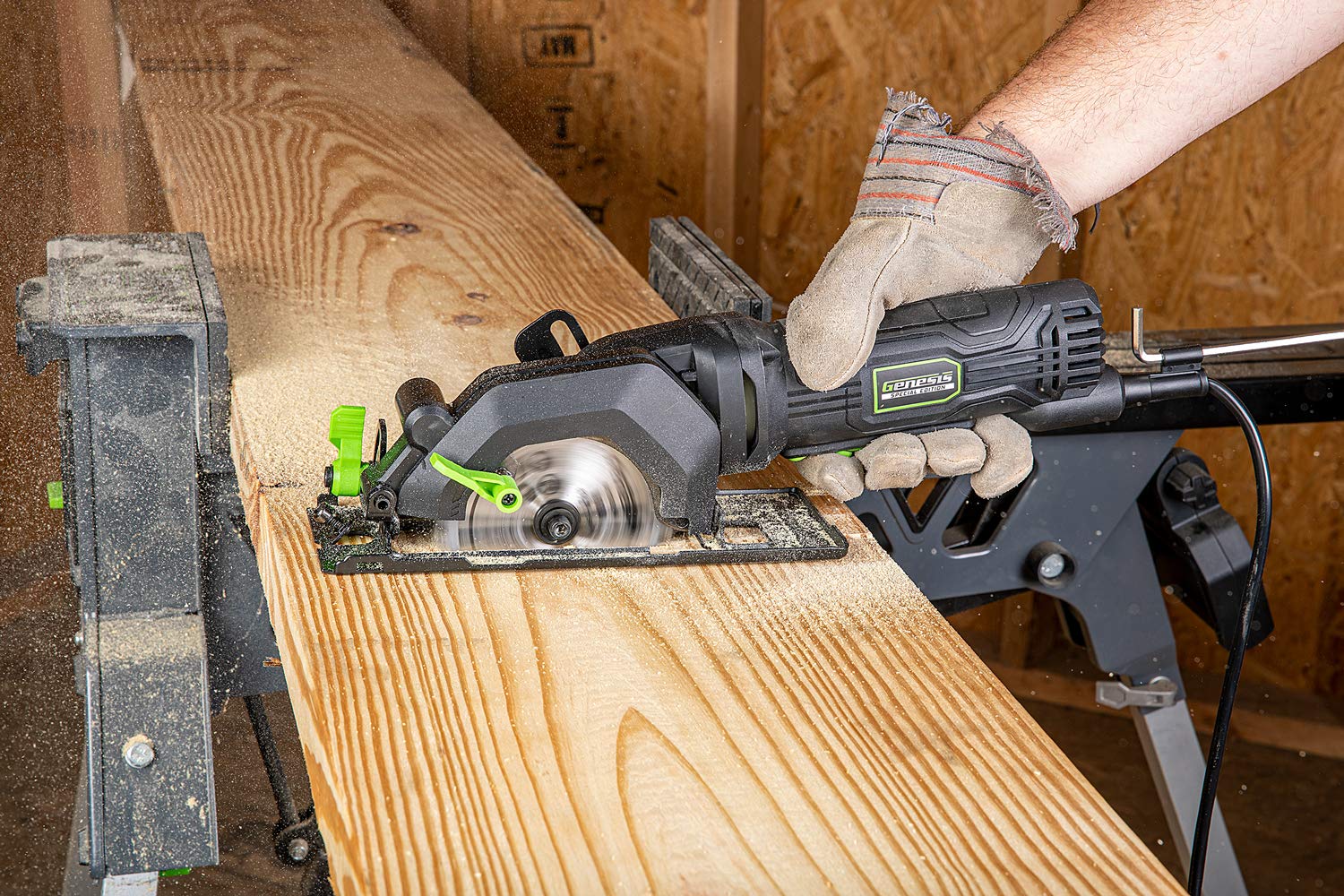 Genesis GCS445SE cuts through 2x material with ease.