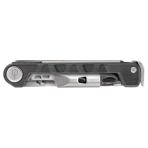 Gerber Armbar Drive pocket-clip demonstrates easy everyday carry.