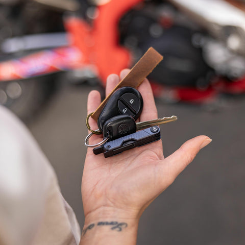 Gerber Armbar Mini tweezer for precise cleanup