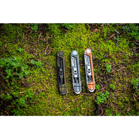 Pocket-ready Armbar Slim Cut with Baltic Haze finish.
