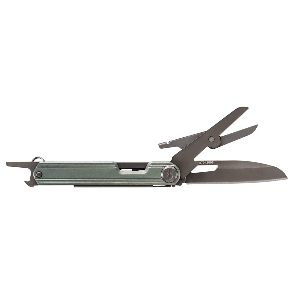 Gerber Armbar Slim Cut pocket knife in Baltic Haze for versatile daily carry.