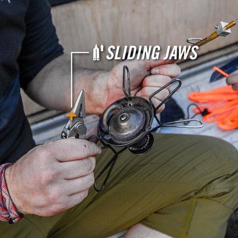 Gerber Multi-Plier 600 sheath keeps the tool safe and accessible.