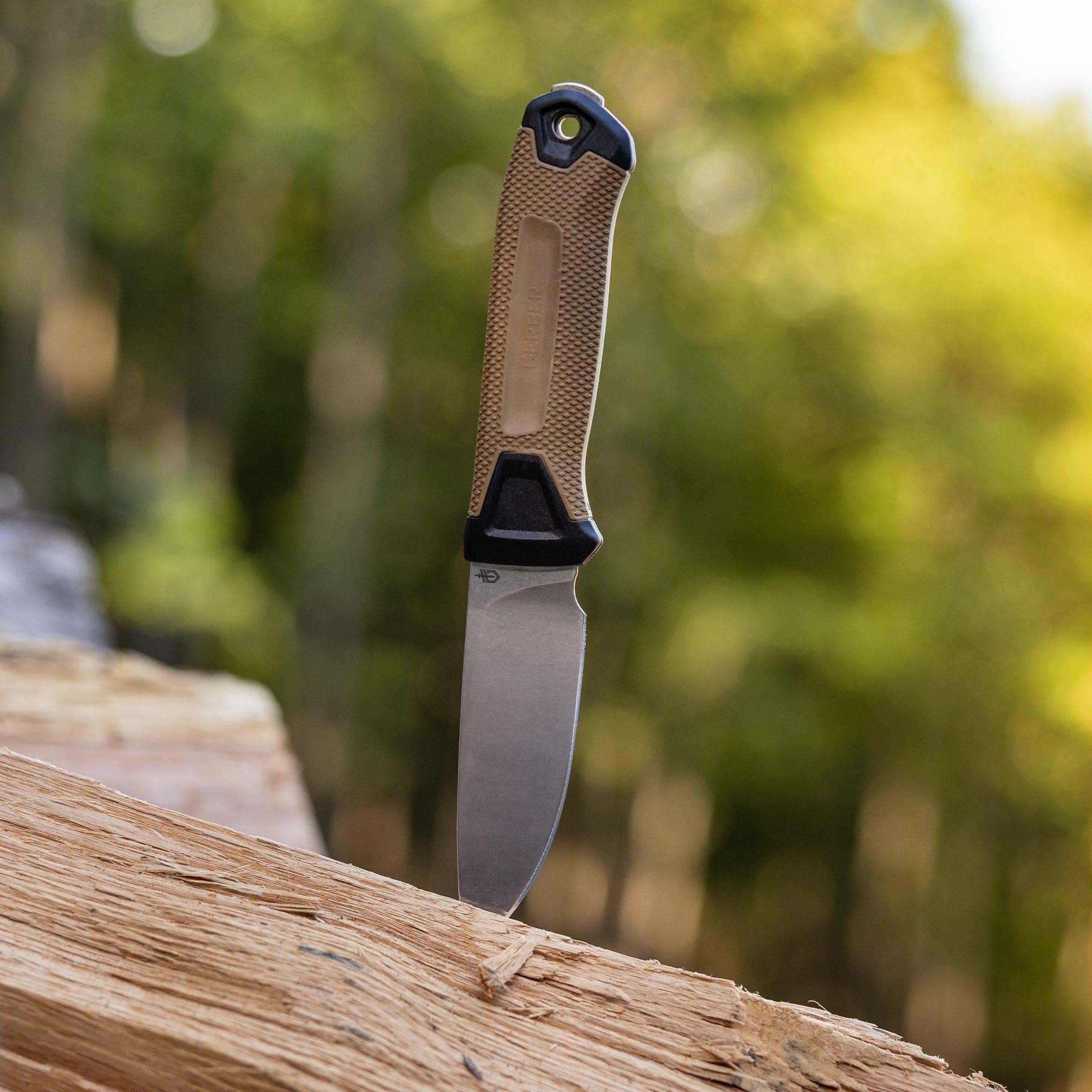 Overall length of 8.98 inches supports balanced handling.