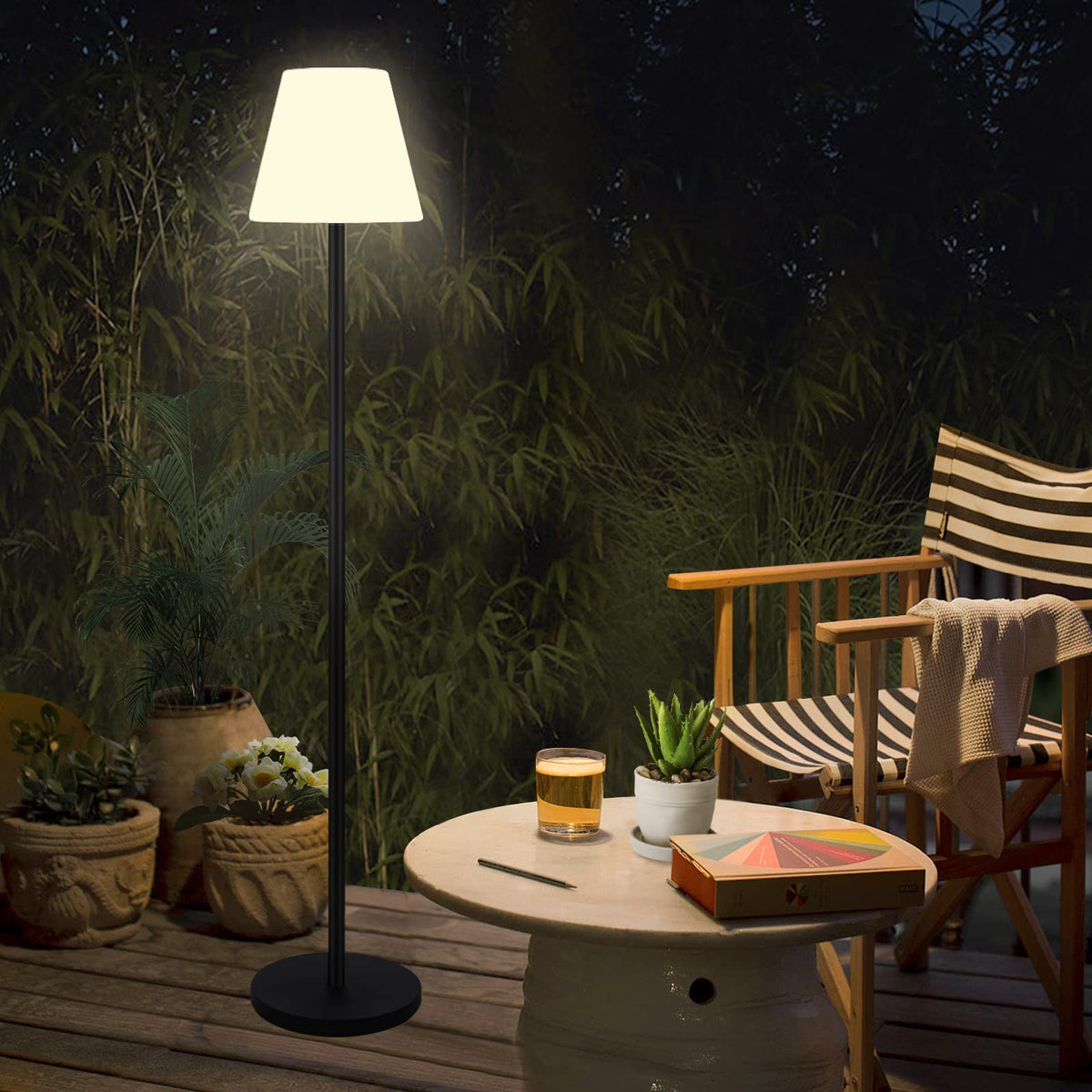 Gewiny outdoor floor lamp with solar-powered LEDs for patio lighting.