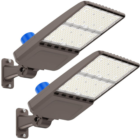 G GJIA LED parking-lot-light-300W close-up shows broad area illumination for outdoor spaces.