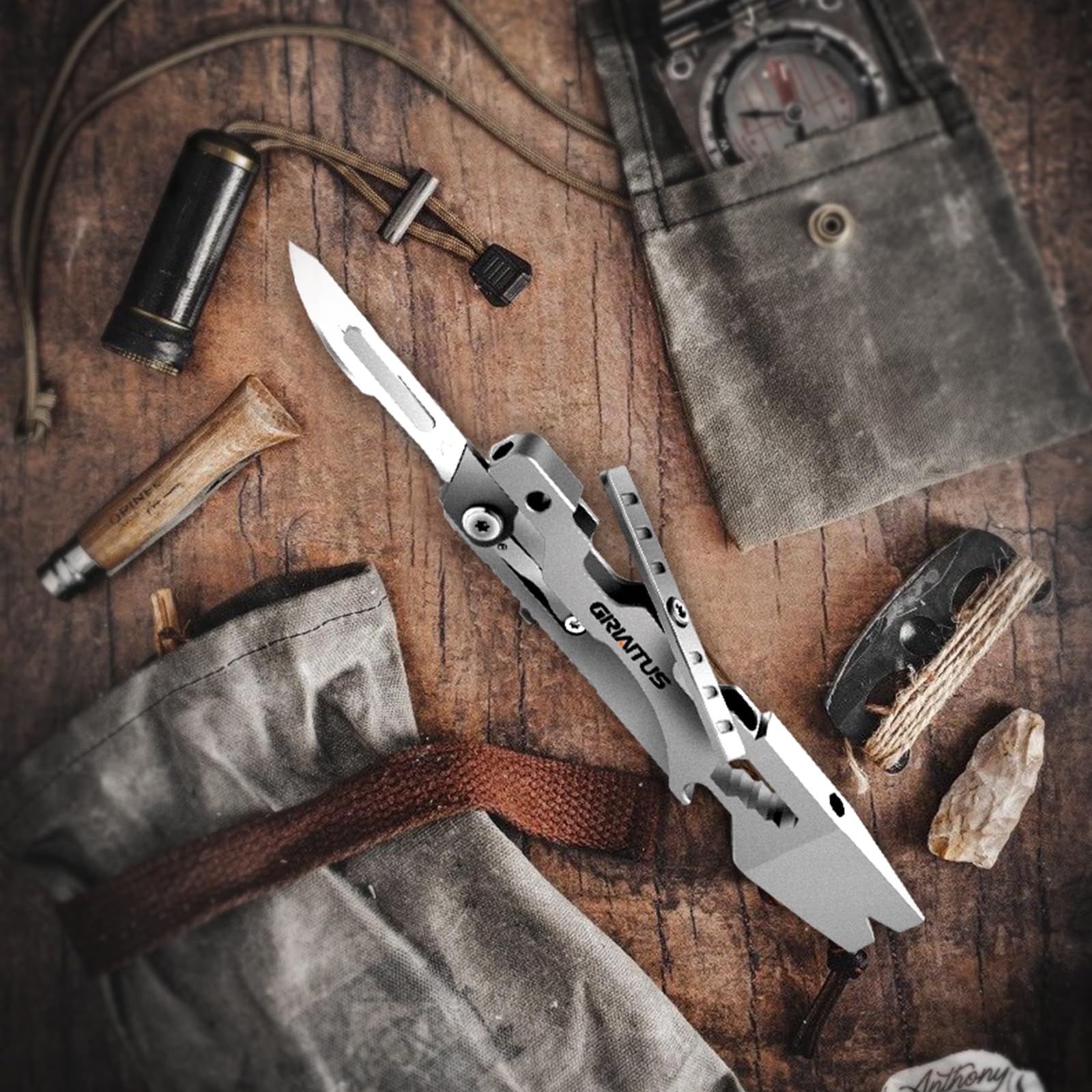 GIRIAITUS bottle opener crowbar for easy opening and beverage preparation on trips.