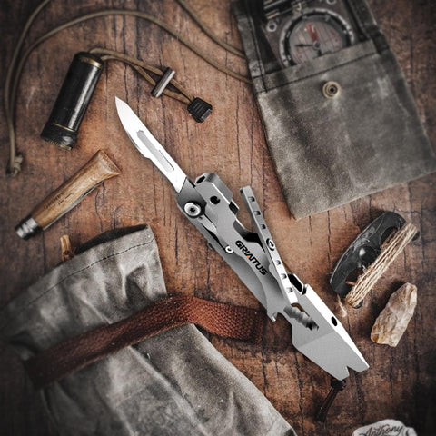 GIRIAITUS bottle opener crowbar for easy opening and beverage preparation on trips.