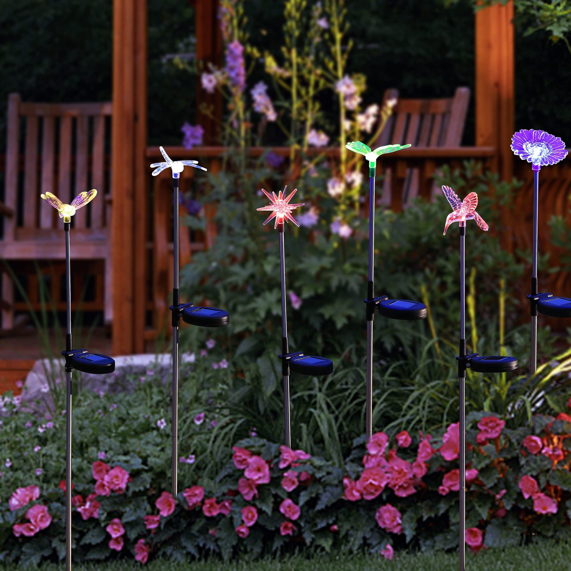 Glintoper bee figurine light delivers gentle, multi-color garden accents