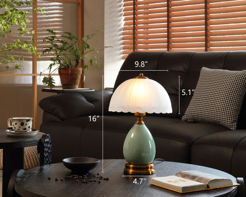 Glivpny hand-blown shade lamp with soft light diffusion.