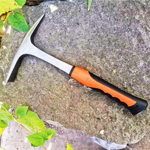 Glorousamc geologist hammer in use for field tasks.