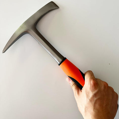 Glorousamc slag-cleaning-welds tool improves weld finish.