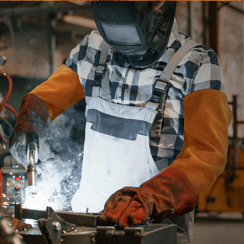 Gnellkoor sleeves suitable for welding and cooking tasks.