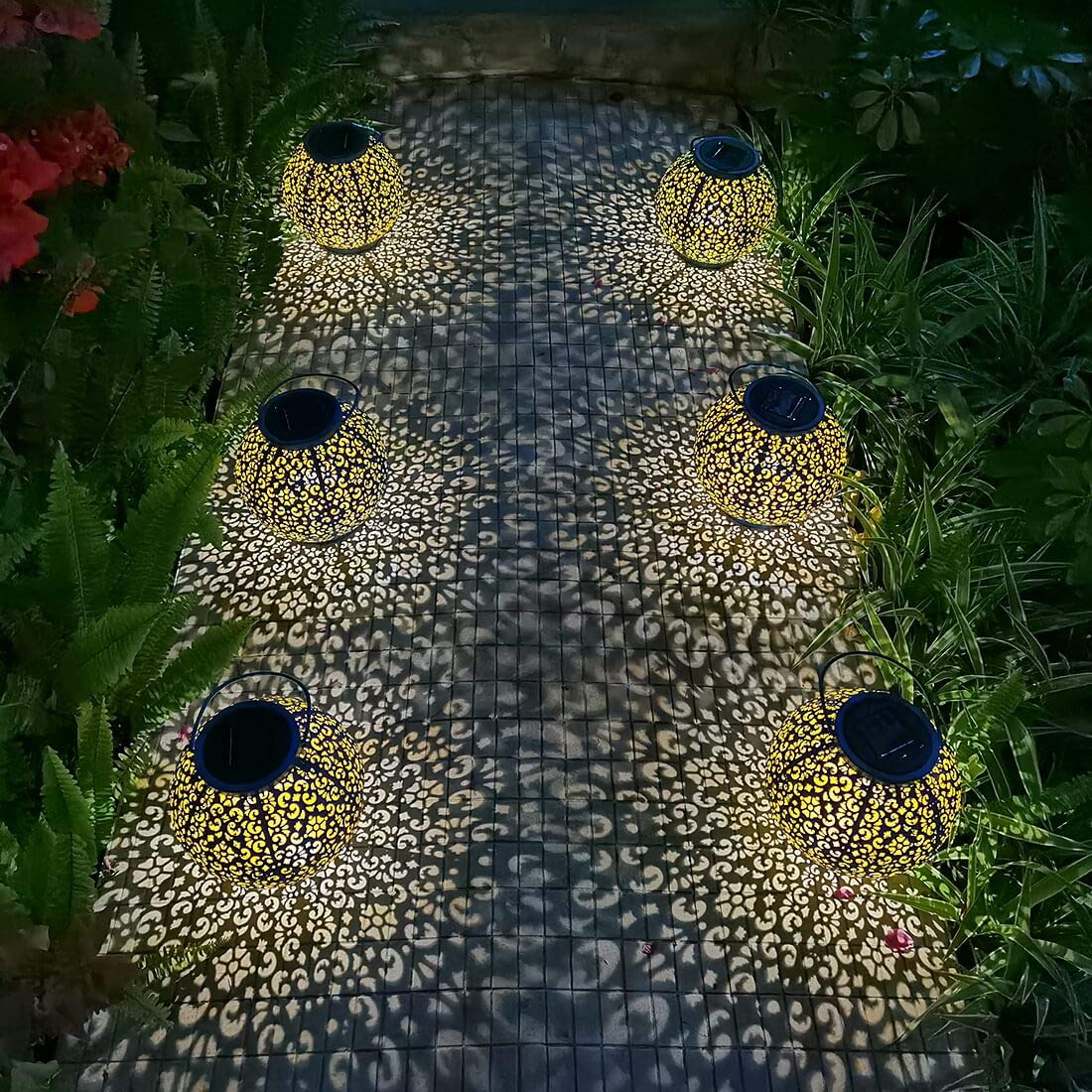 Go2garden lantern emits a gentle night glow to illuminate outdoor spaces.