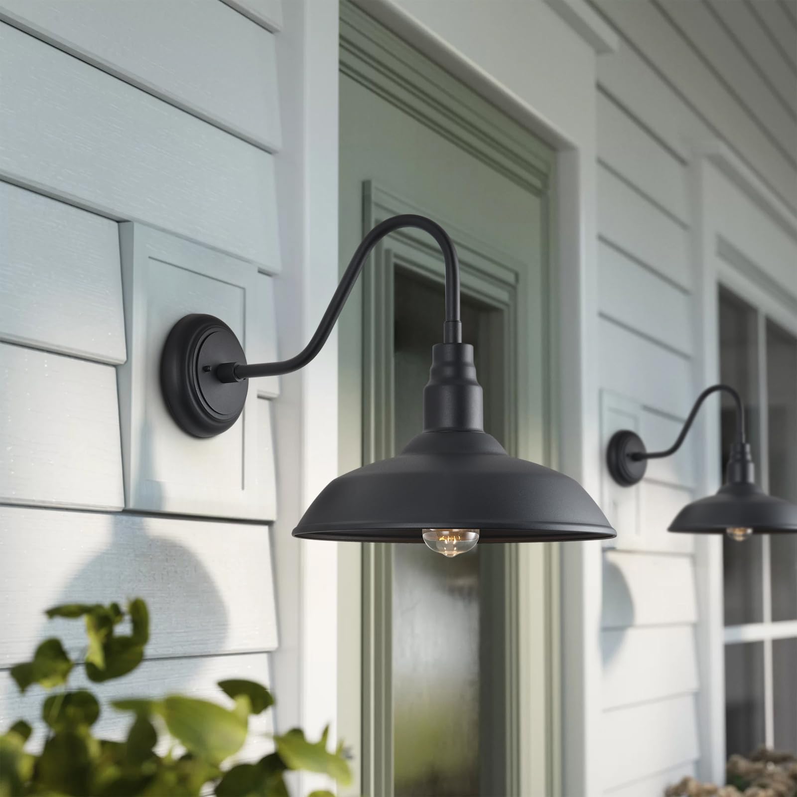 GOALPLUS farmhouse garage light withstands weather with durable cast iron