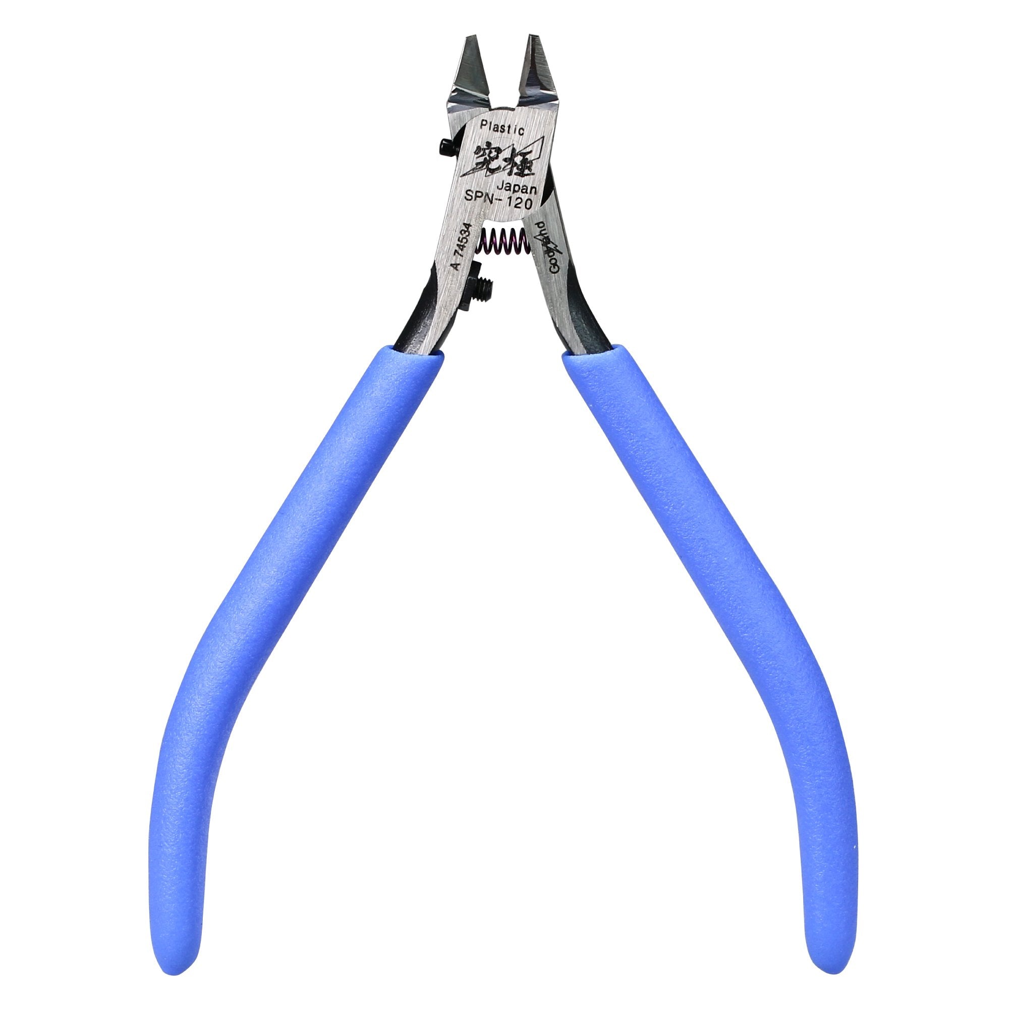GodHand Ultimate Nipper 5.0 blade close-up for clean cuts on plastic model parts.