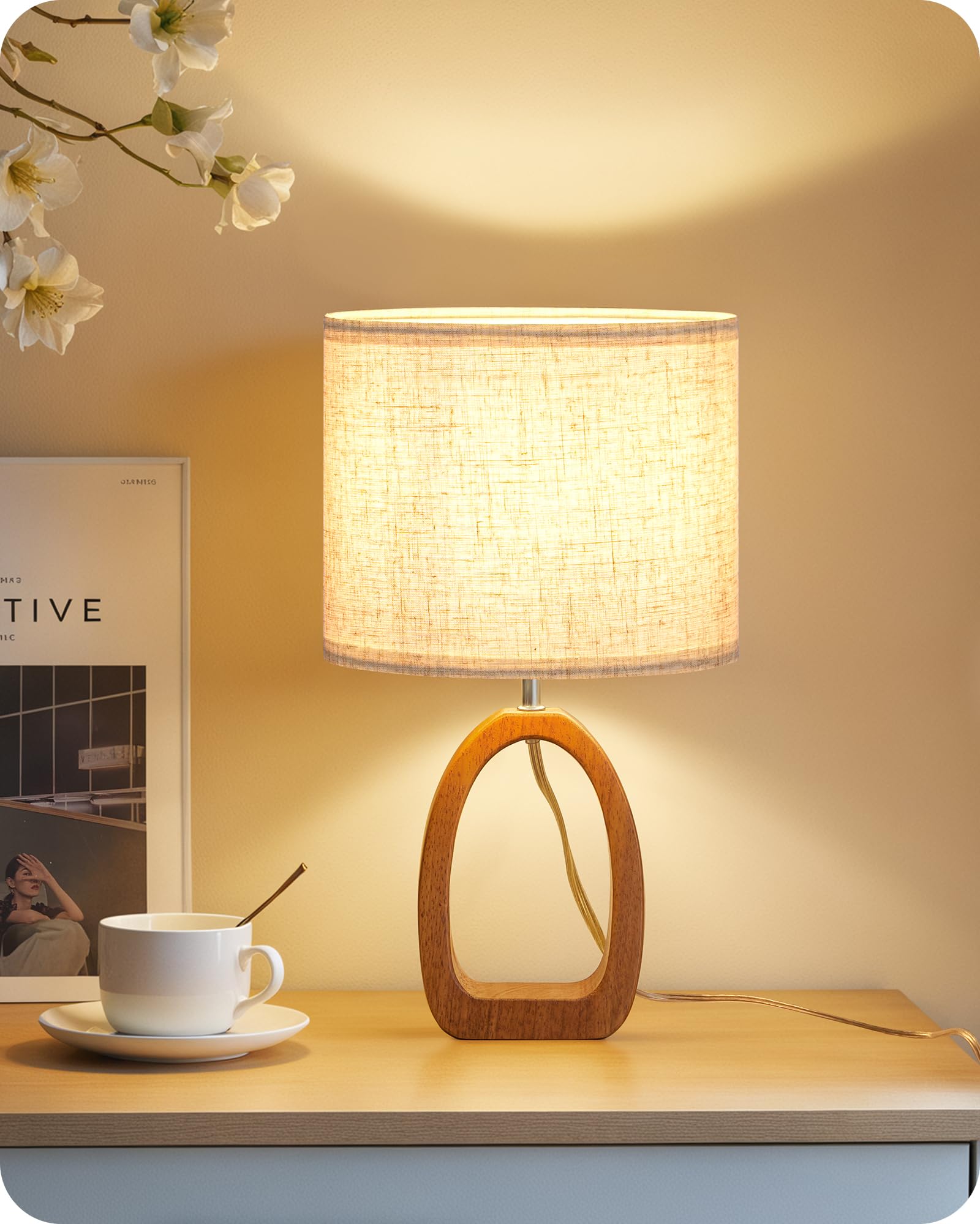 GOEBLESON small table lamp with beige linen shade for cozy reading light
