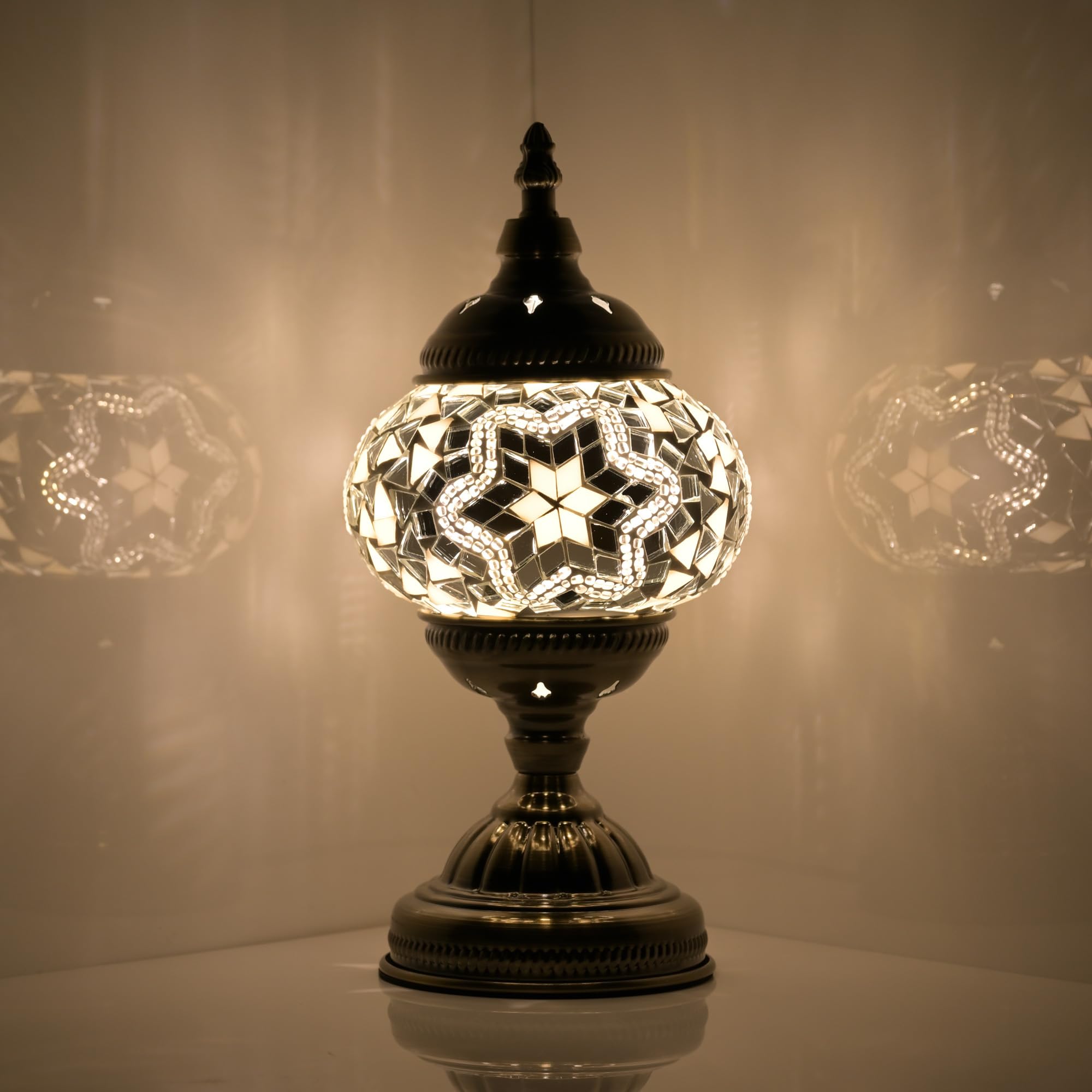 GOGERS Turkish Moroccan lamp with mosaic shade close-up showing hand cut glass