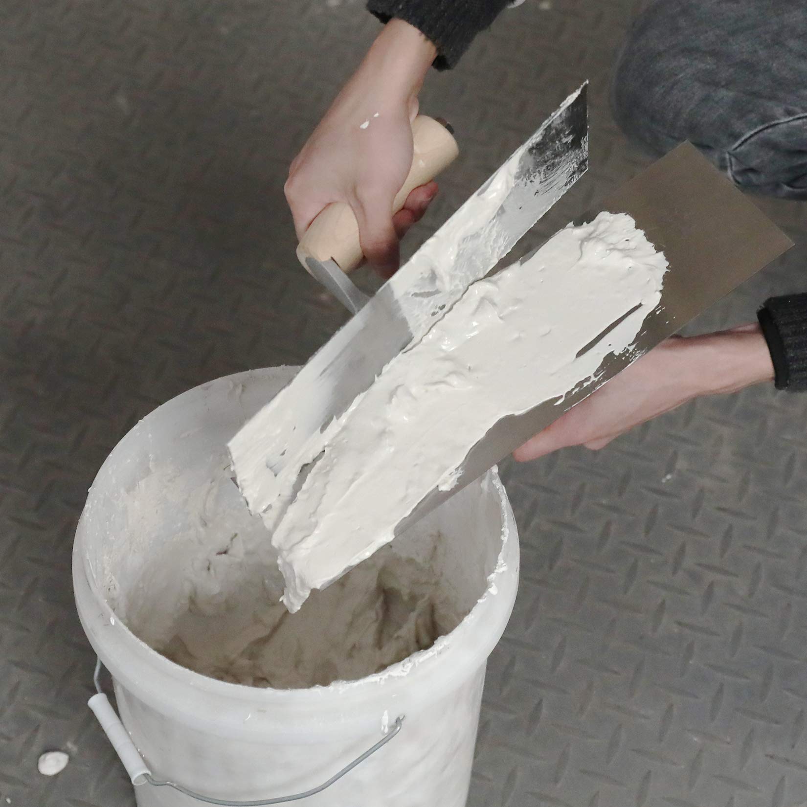 Aluminum mounting supports durable blades for long lasting use