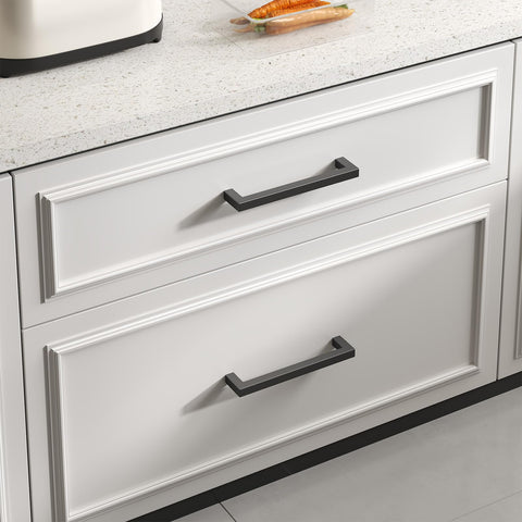 Goldenwarm squared bar handle in matte black for kitchen drawers.