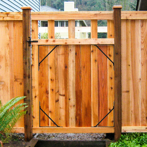 Close-up of GoldOrcle bracket welds and sturdy construction