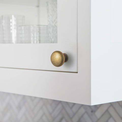 Goo-Ki kitchen cabinet knob on durable zinc alloy for long-lasting use.
