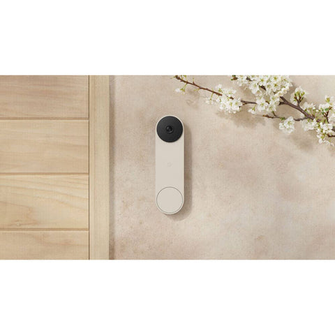Google Nest Doorbell (Battery) Linen night vision captures clear footage after dusk.