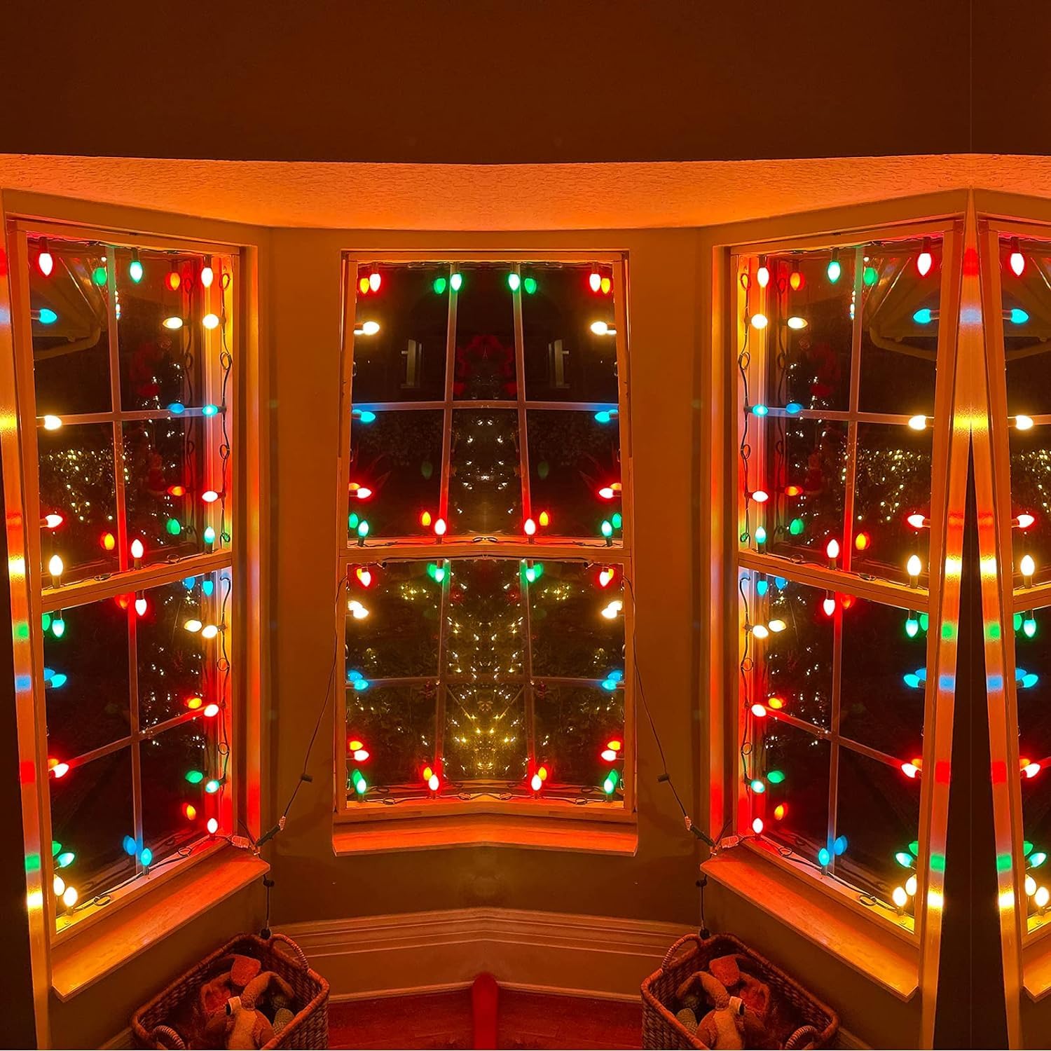 Goothy warm white glow creates cozy holiday ambiance