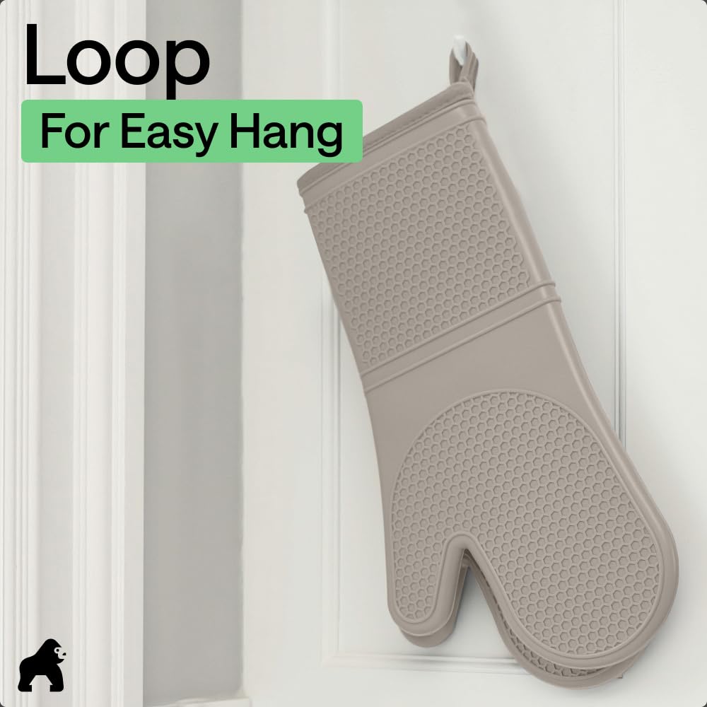 GORILLA GRIP Almond mitt helps keep hands dry during high-heat cooking tasks.