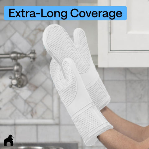 Extended 12.5-inch length provides forearm coverage during grilling and baking.