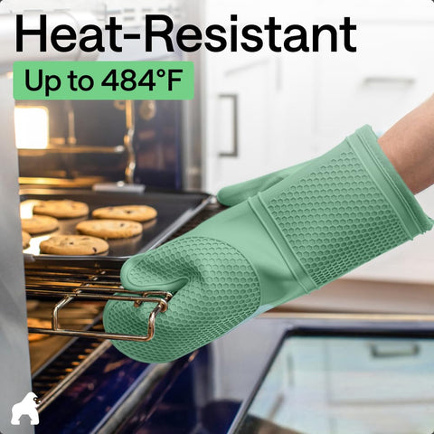 Heat protection up to 484°F with GORILLA GRIP mitts for grilling and baking.