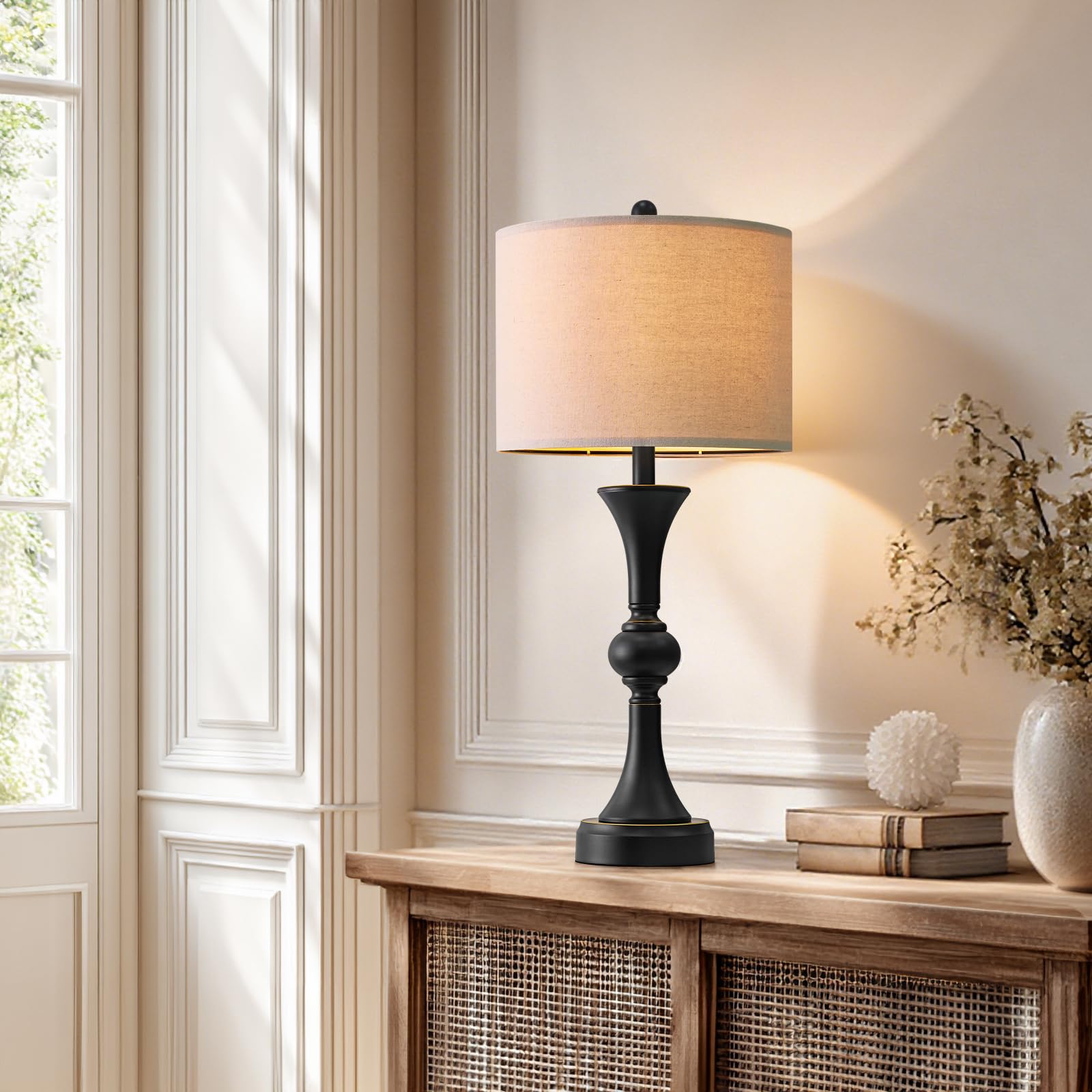 Gormena dust-resistant linen shade maintains a clean look.