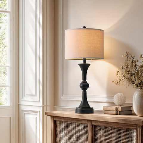 Gormena dust-resistant linen shade maintains a clean look.