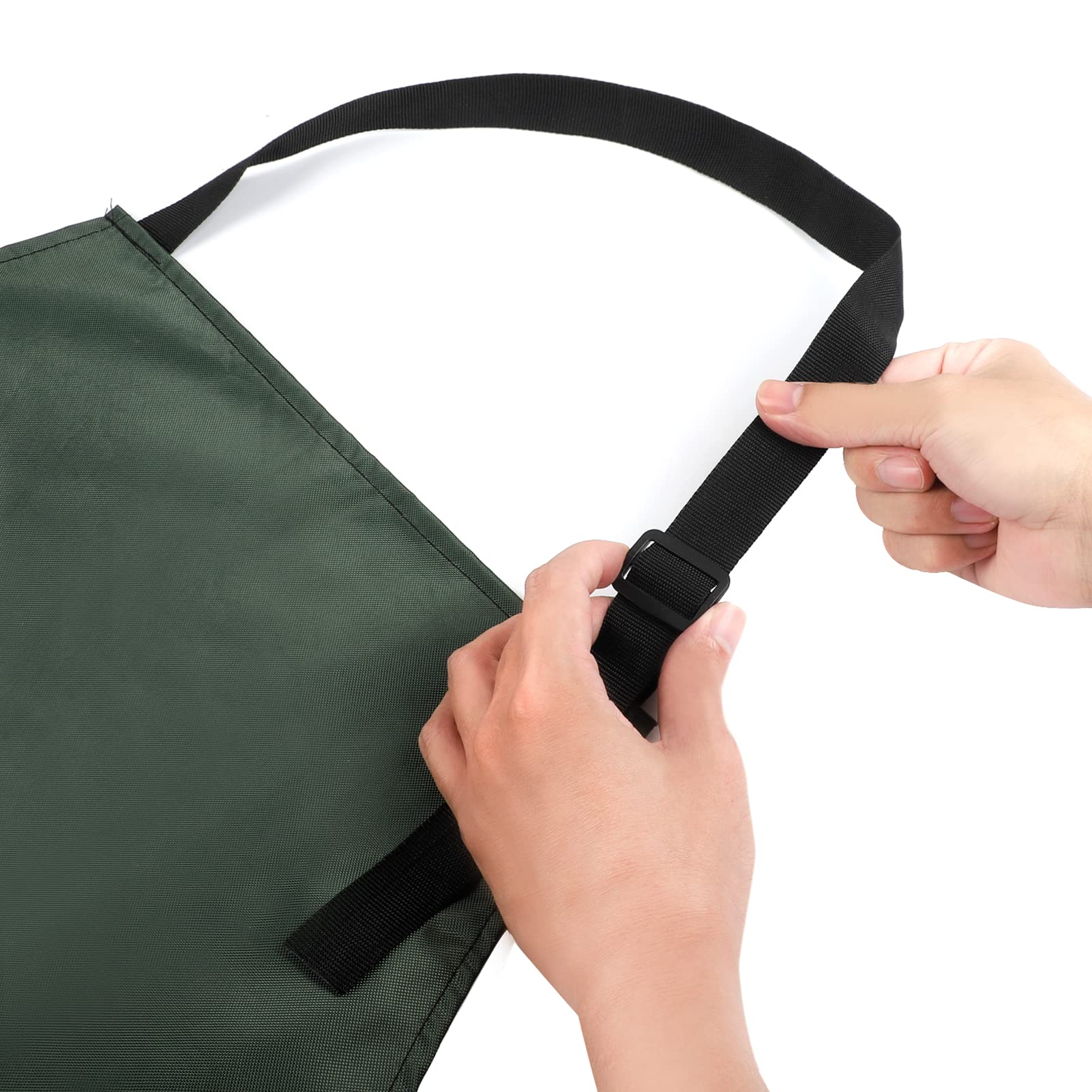 Gotega oil- and liquid-resistant apron ready for daily dishwashing tasks.