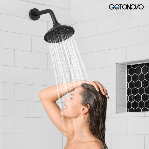 Gotonovo single-handle design for easy temperature and flow control.