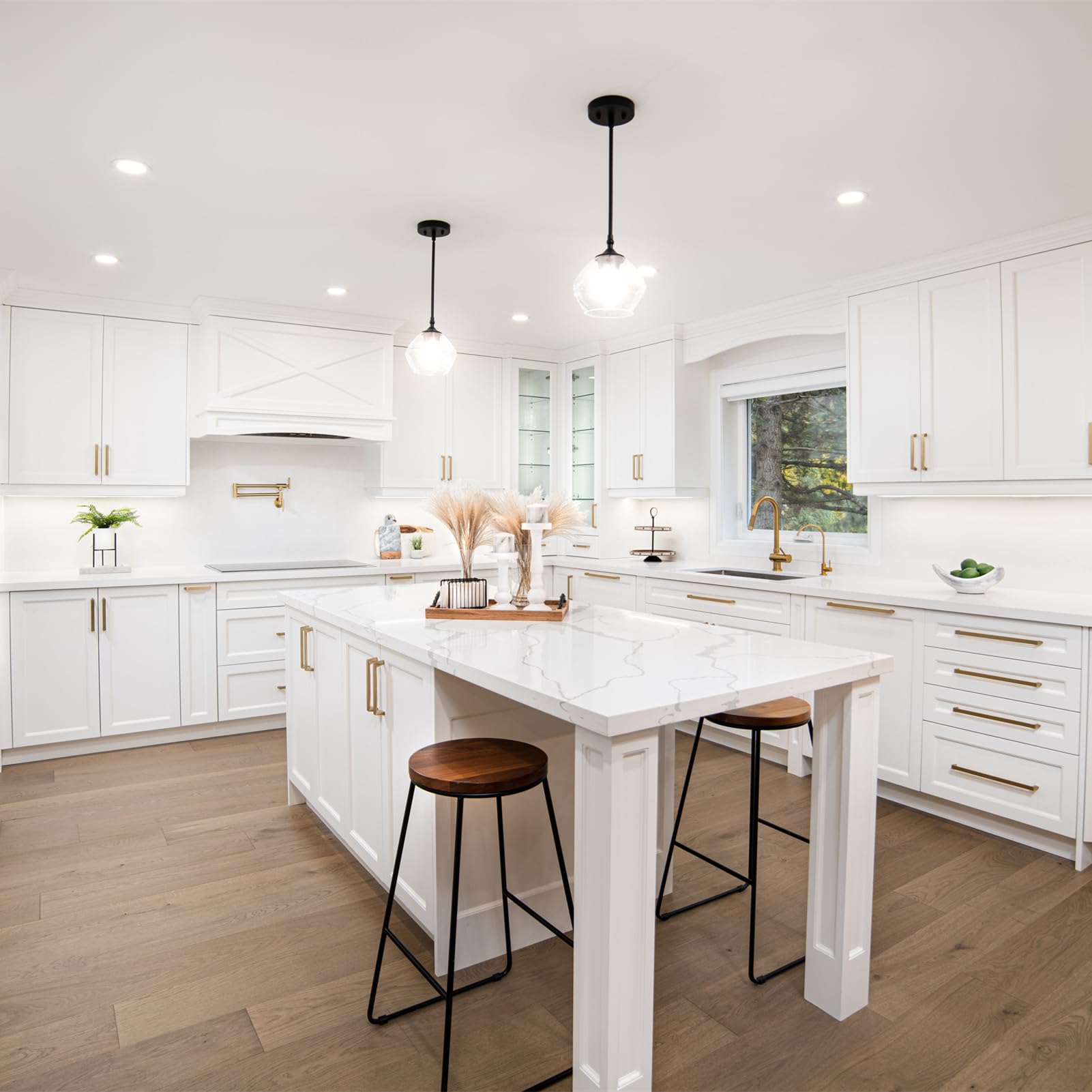 Gozelux dimmable bulbs suited for open indoor or covered outdoor fixtures