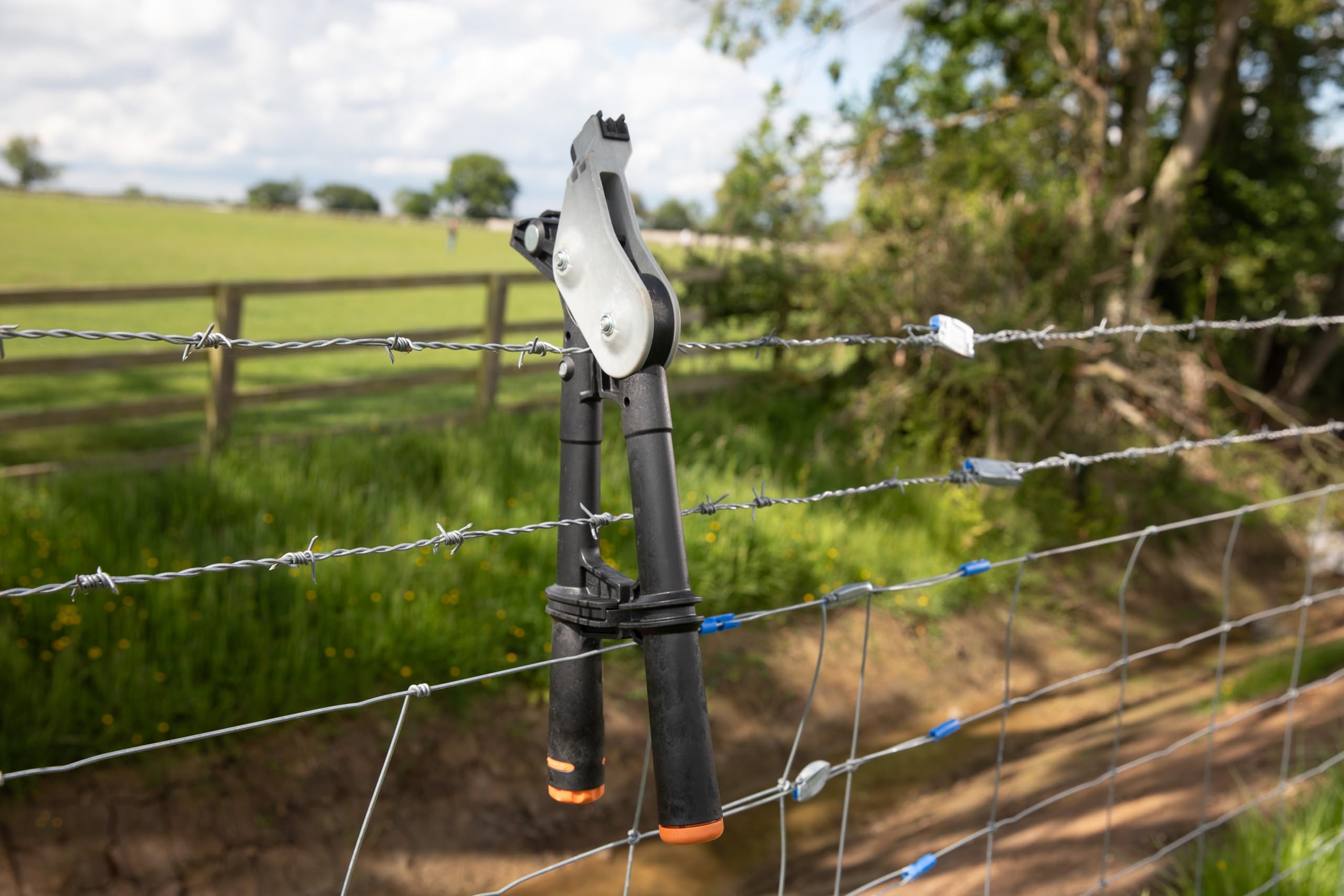 Smooth operation helps prevent over-tensioning during installation.