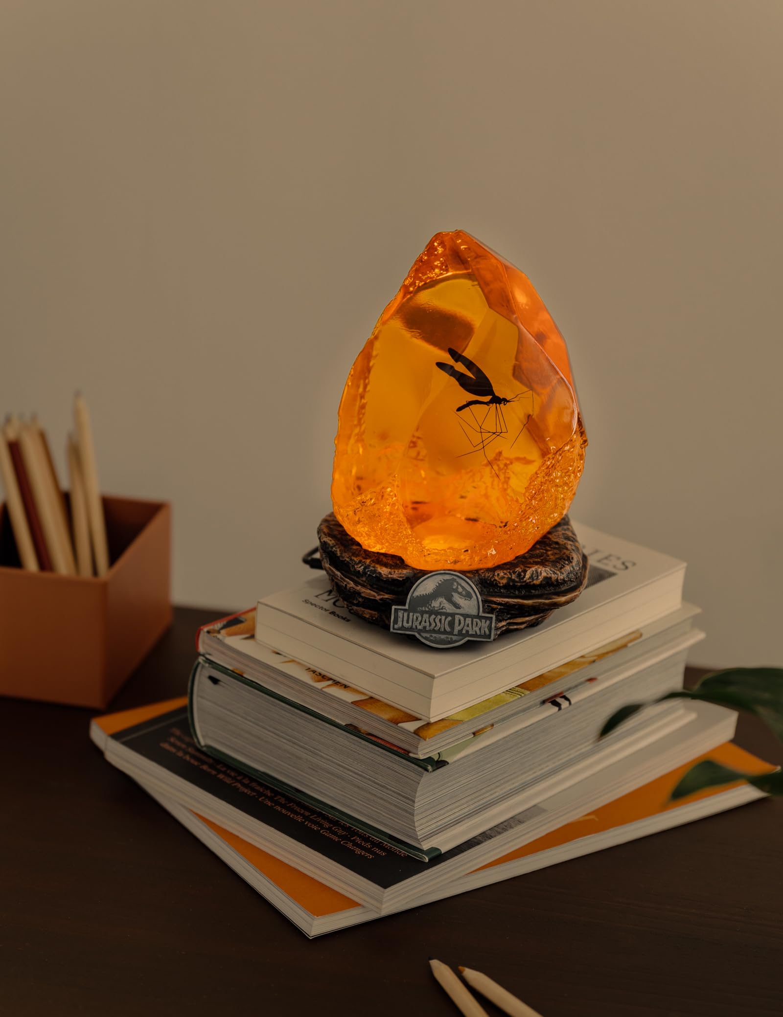 Grupo Erik Official Jurassic Park Lamp enhances room decor with a cinematic touch.