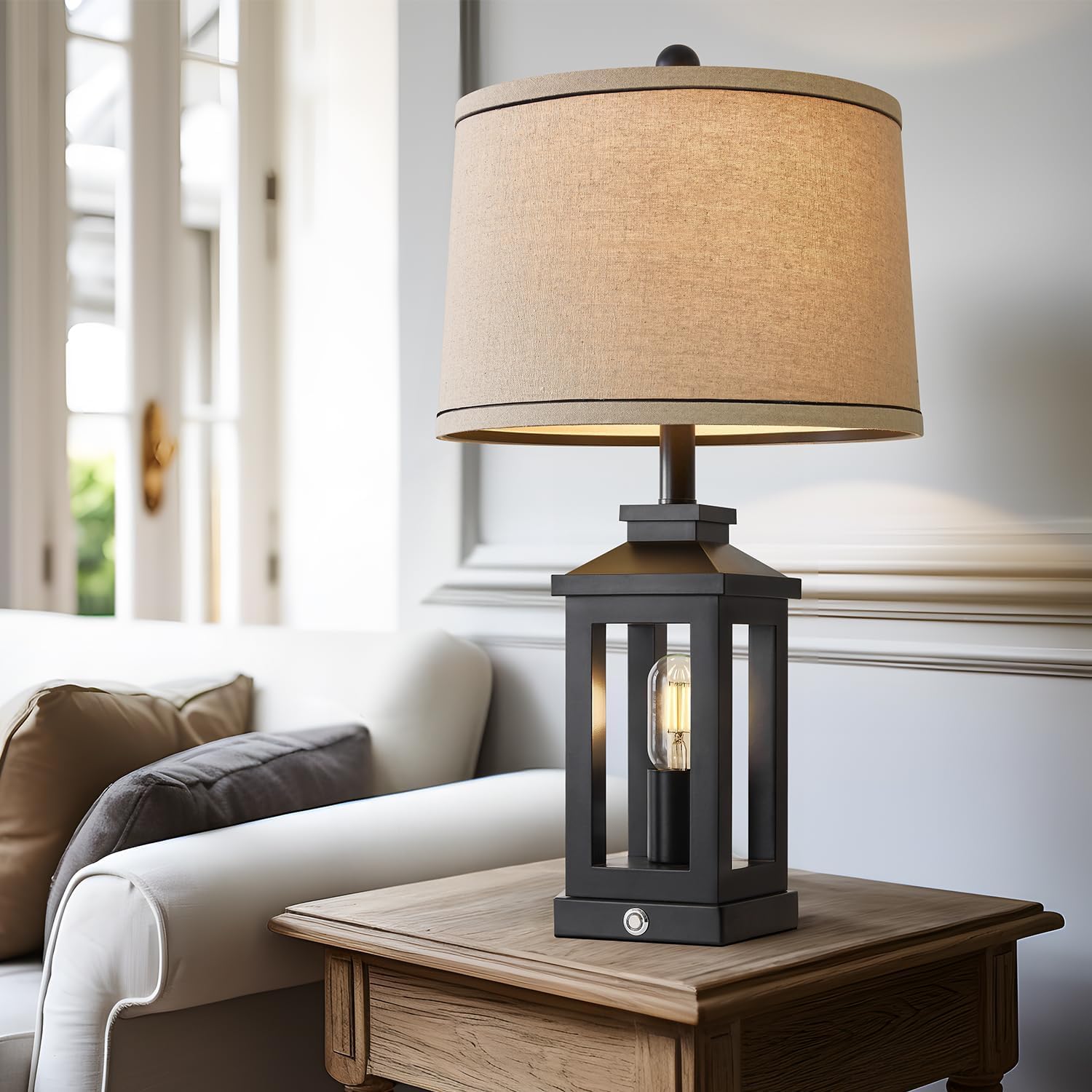 G-SAFAVA retro lamp shade complements black body for elegant, modern-to-vintage contrast.
