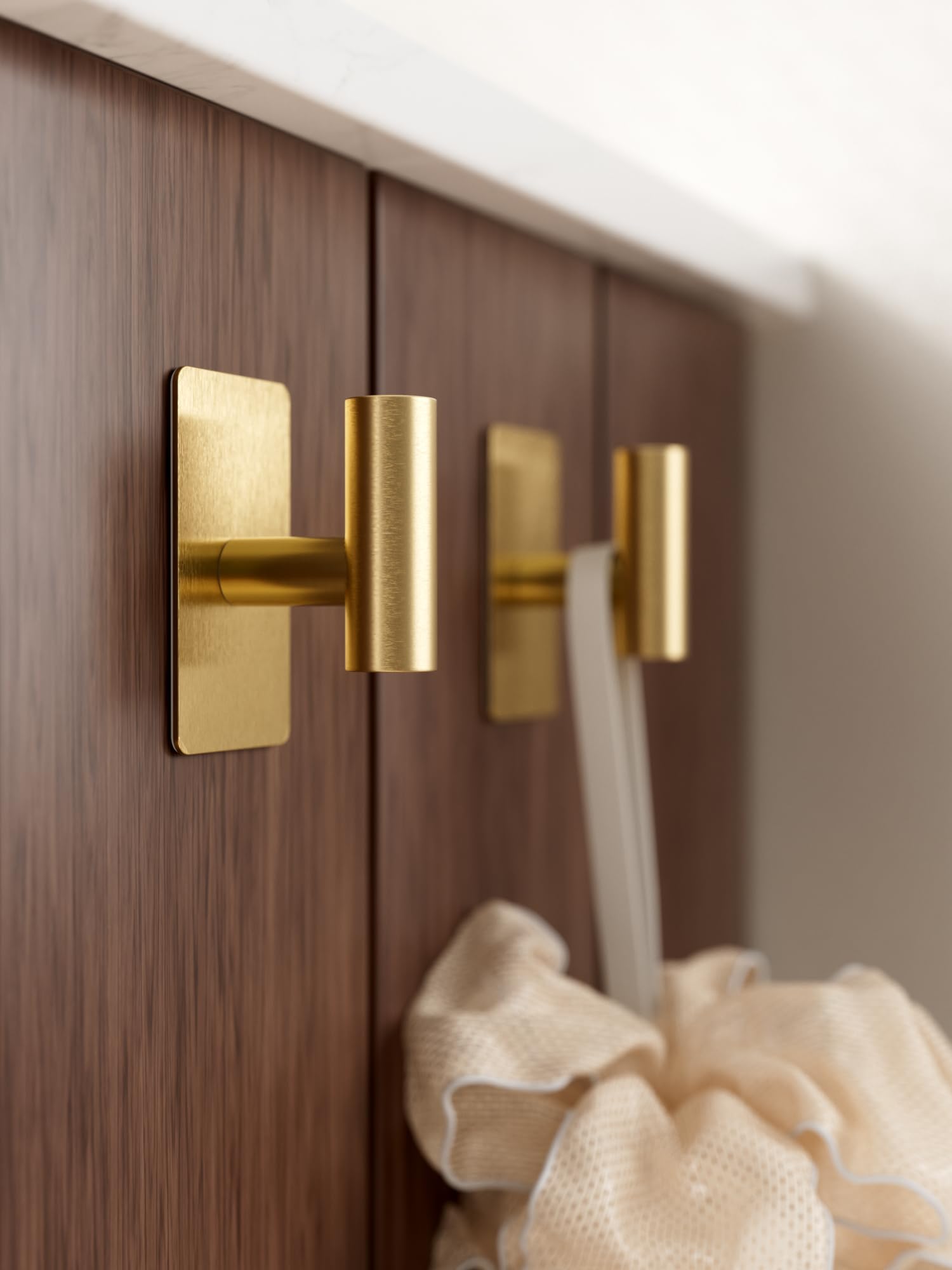GWAAZXGZ towel hooks hold towels, robes, and light tools securely.