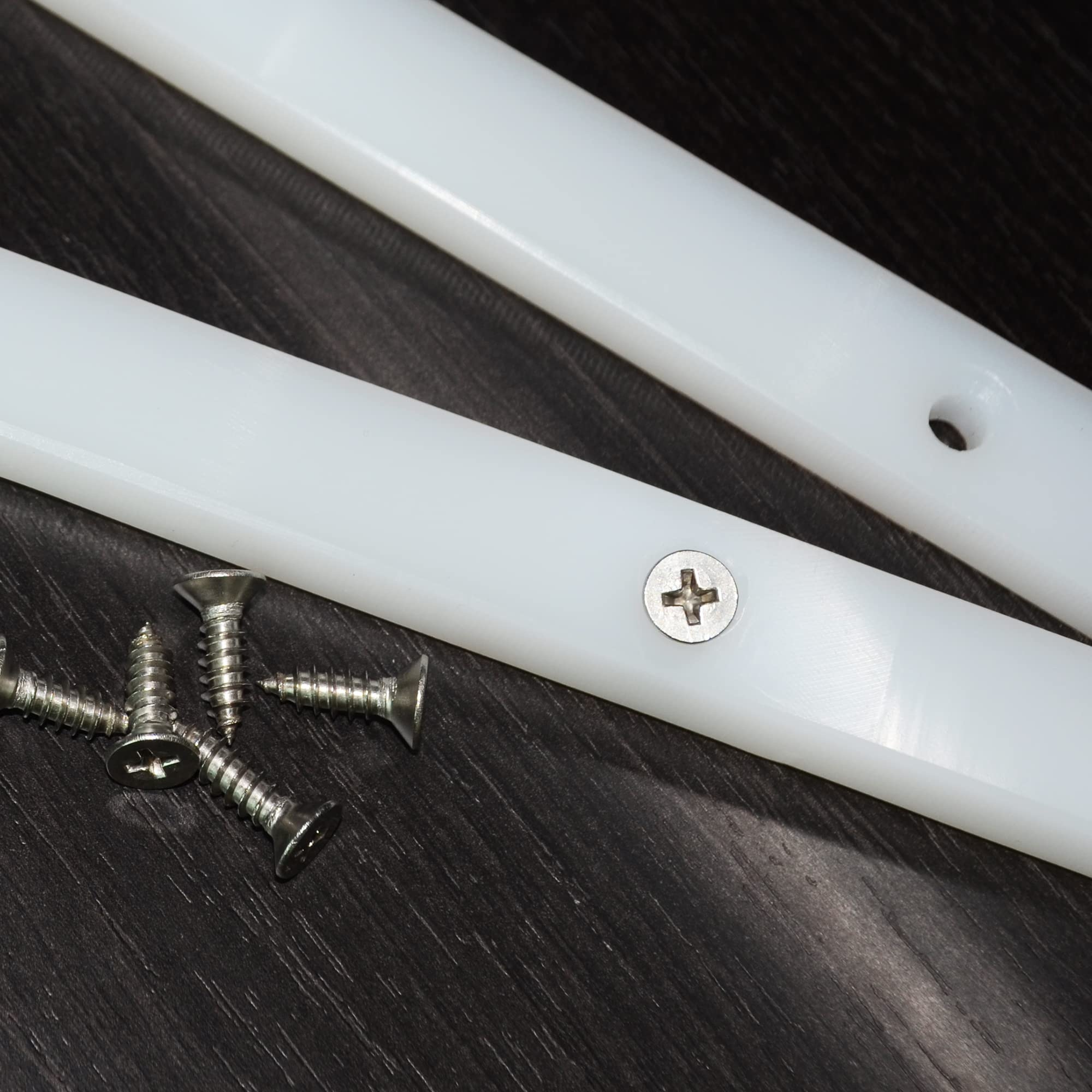 GYOFFULL crosscut sled supports small, repeat cuts with accuracy.