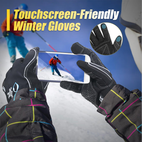 Handlandy easy pull-tab design enables one-handed glove adjustment.