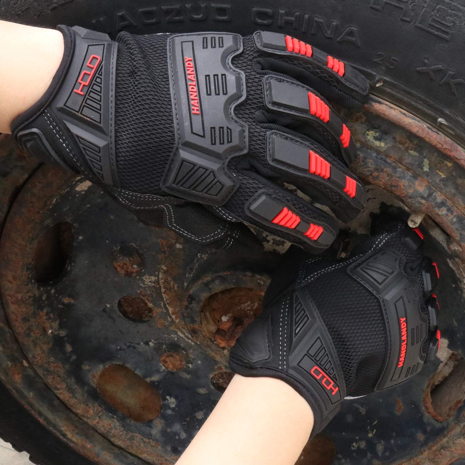HANDLANDY Uwrist closure secures fit while leaving wrists protected