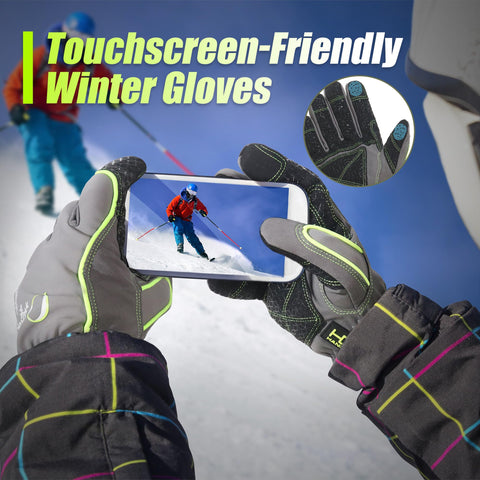 HANDLANDY pull tabs enable single-handed glove adjustments.