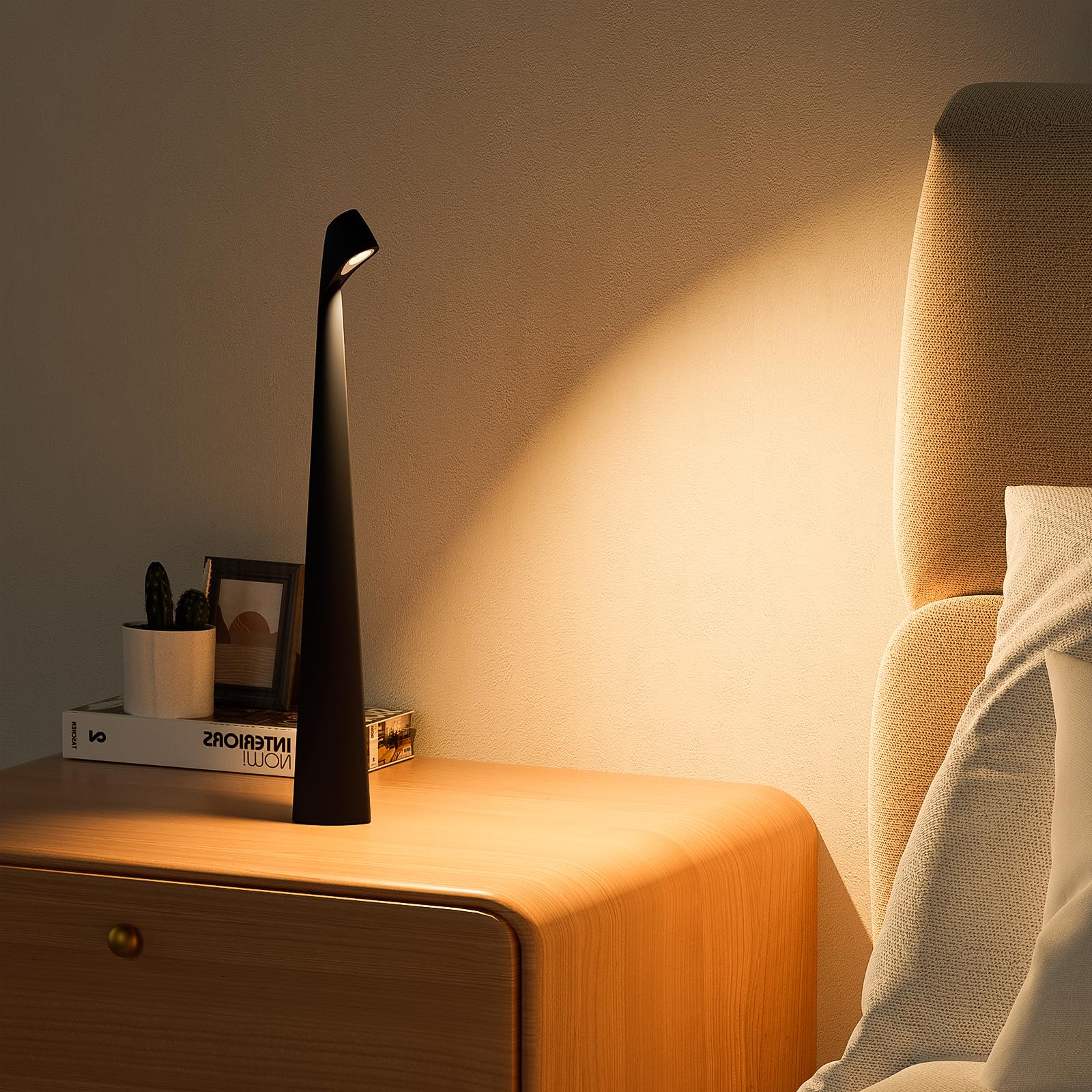 HAPYGI lamp displaying three brightness levels for adaptable lighting.