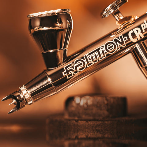 Harder & Steenbeck Evolution 2024 CRplus self-centering nozzle maintains alignment for consistent paint flow.