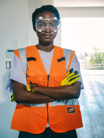Harrier Hardware safety goggles anti-fog coating supports fog-free viewing in workshops