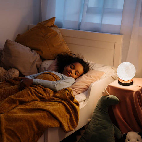H&B Happy round lamp USB port for charging devices during use