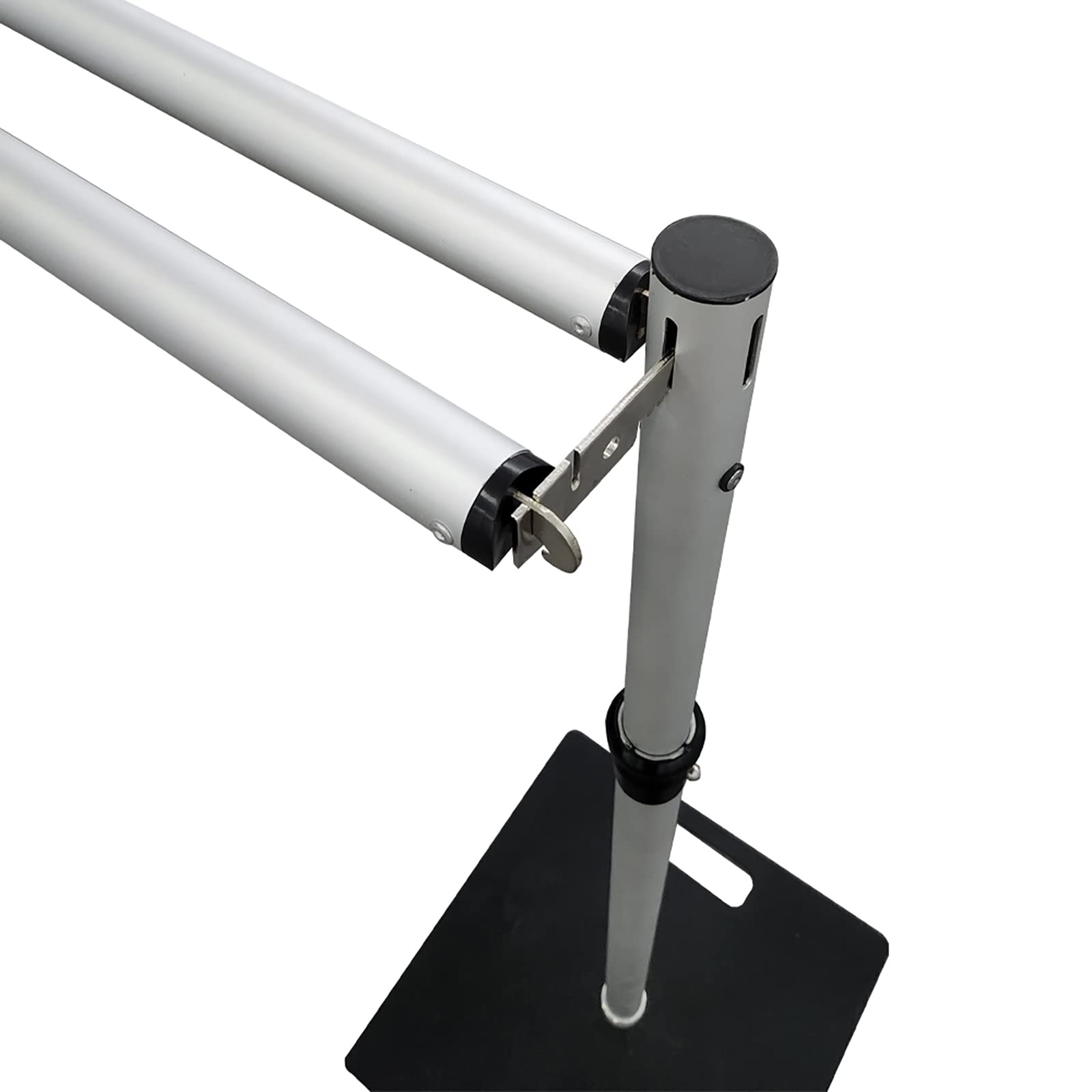 Hecis three 4ft segments fold for compact storage.