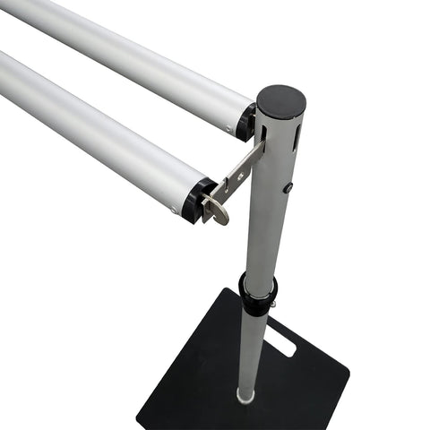 Hecis three 4ft segments fold for compact storage.